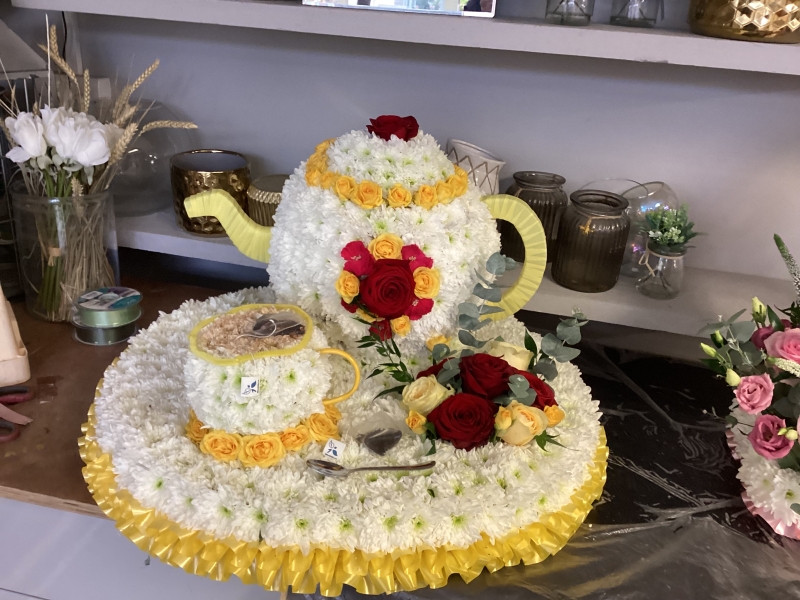 Tea tray tribute